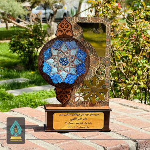 تندیس مدارس با بشقاب میناکاری | ثامن تندیس