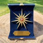 لوح تقدیر مذهبی برجسته