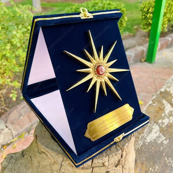 لوح تقدیر مذهبی برجسته